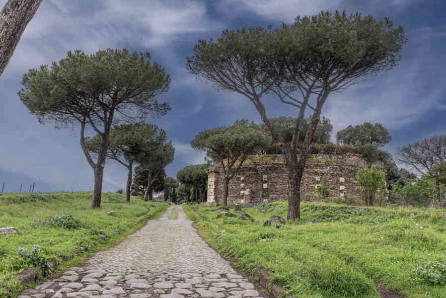 293 - Italia - Roma - Via Appia Antica - mausoleo de Casal Rotondo.jpg